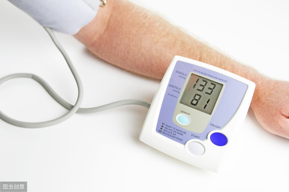 如何选择电子血压计？一天该测几次血压？