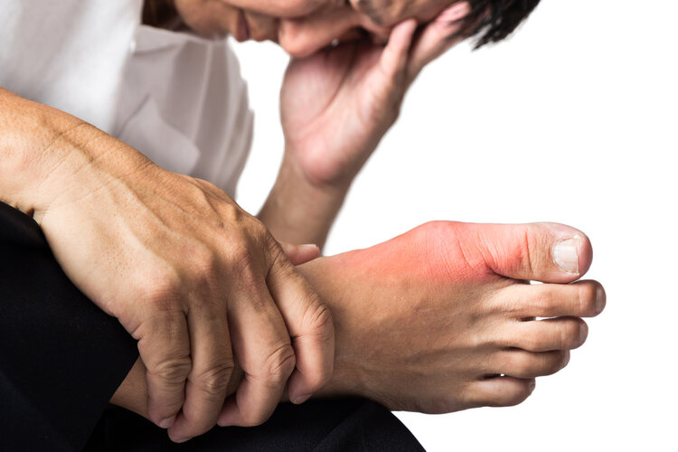 脚后跟总是隐隐作痛，怎么办？中医专家：5个方法有效缓解足跟痛