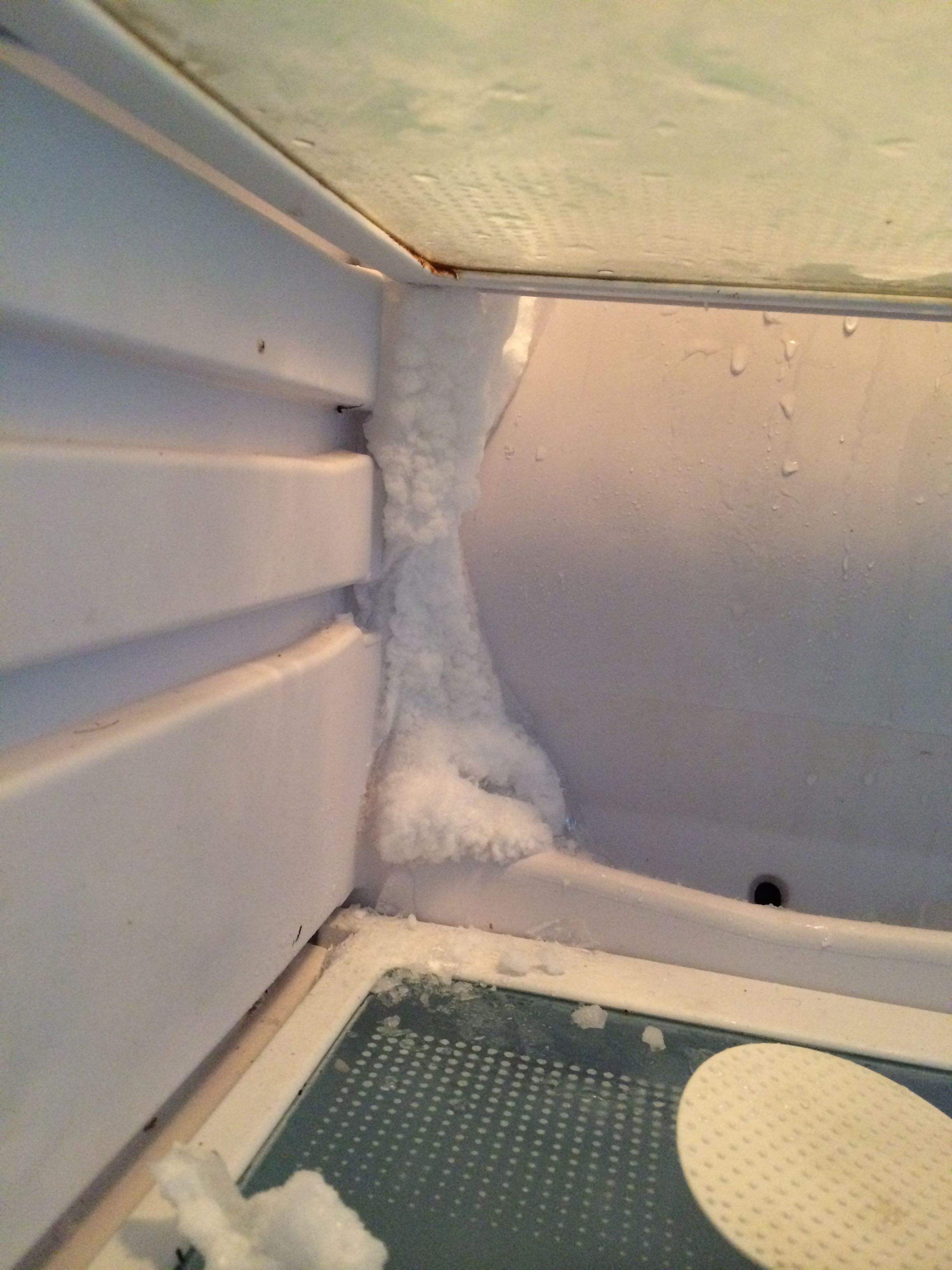 冰箱排水孔堵塞、冷藏室结冰，给我一根细铁丝，分分钟就能搞定
