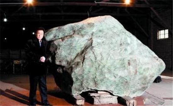 来自世界各地的天价翡翠原石，巨大无比，一件比一件惊人和有故事
