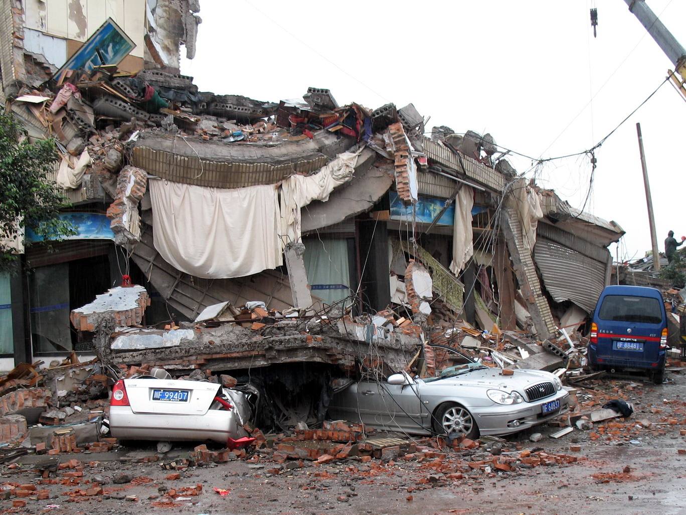 13年了，汶川地震中幸存的他们过得怎么样了？|空降兵|地震|救援_新浪新闻