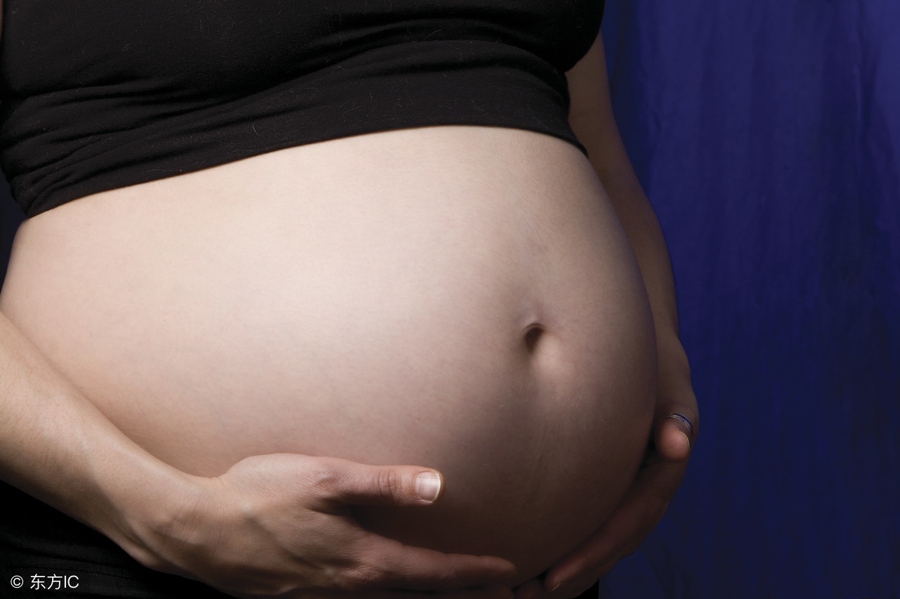 怀孕多久才显怀？孕肚大小原来和这些因素有关！_肚子