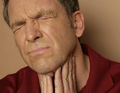 嗓子疼是怎么回事（喉咙痛多半与这5点有关，可按摩天容穴清热利咽，缓解喉咙痛）-第2张图片-冬海号