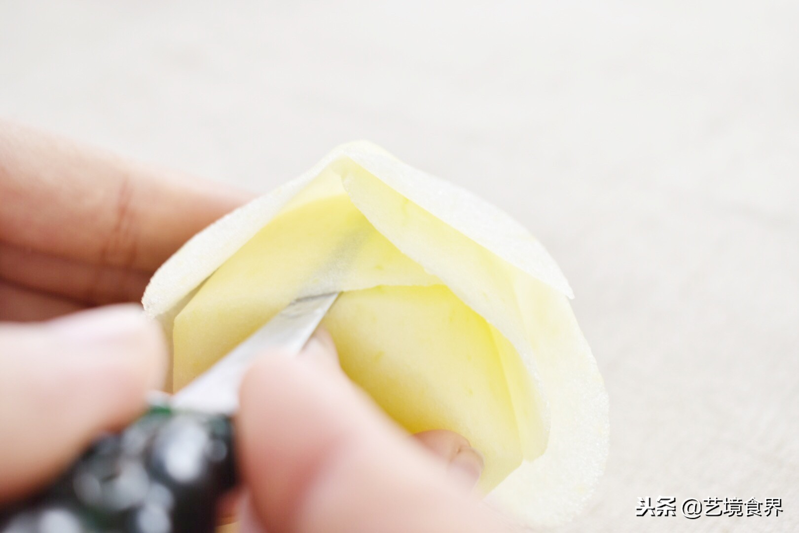 雕刻苹果花步骤图,简单苹果雕花图片,简单易学的苹果雕刻_大山谷图库