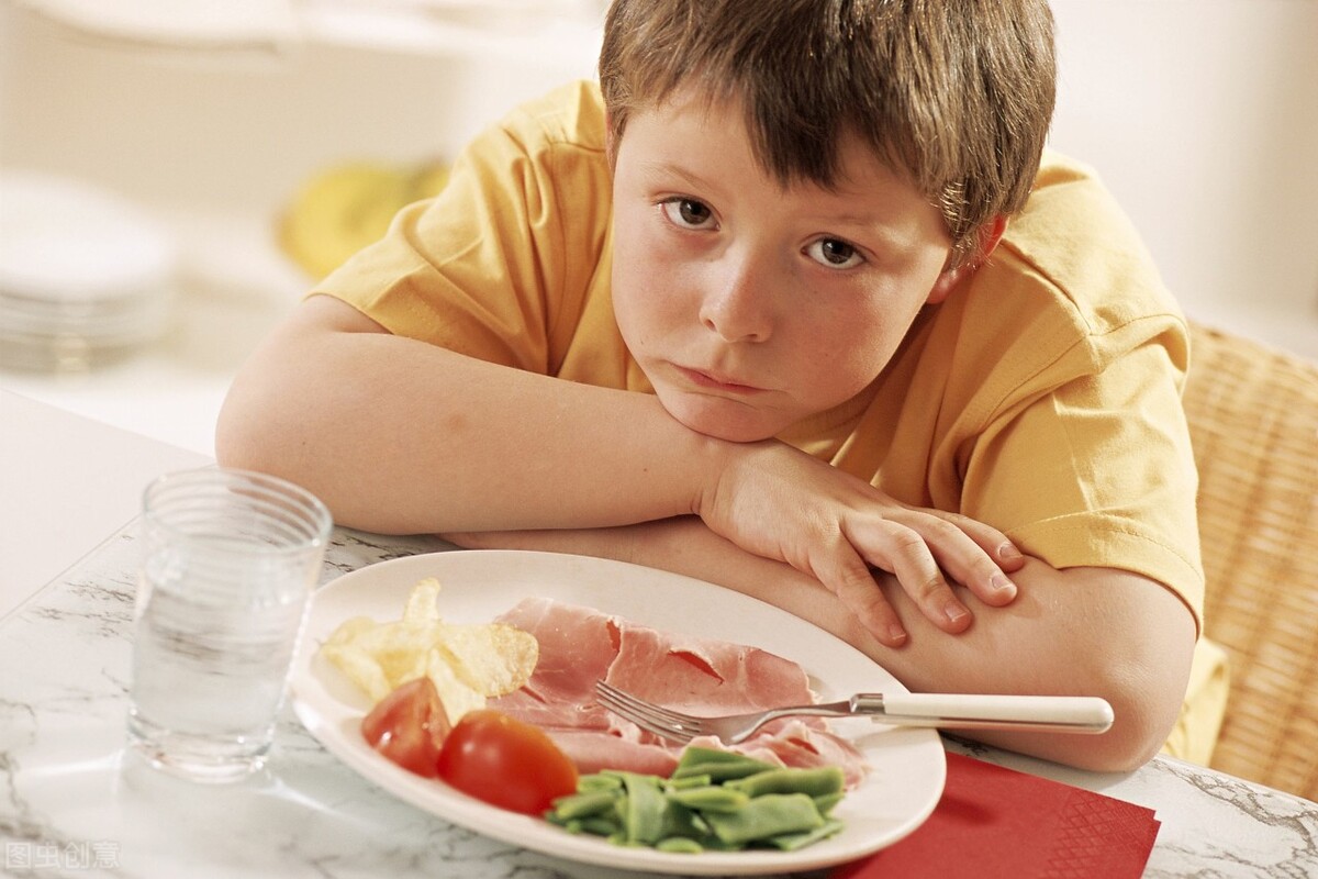 小儿厌食怎么办最有效（小儿夏季厌食怎么办？从这5个方面调整，让孩子爱上吃饭）