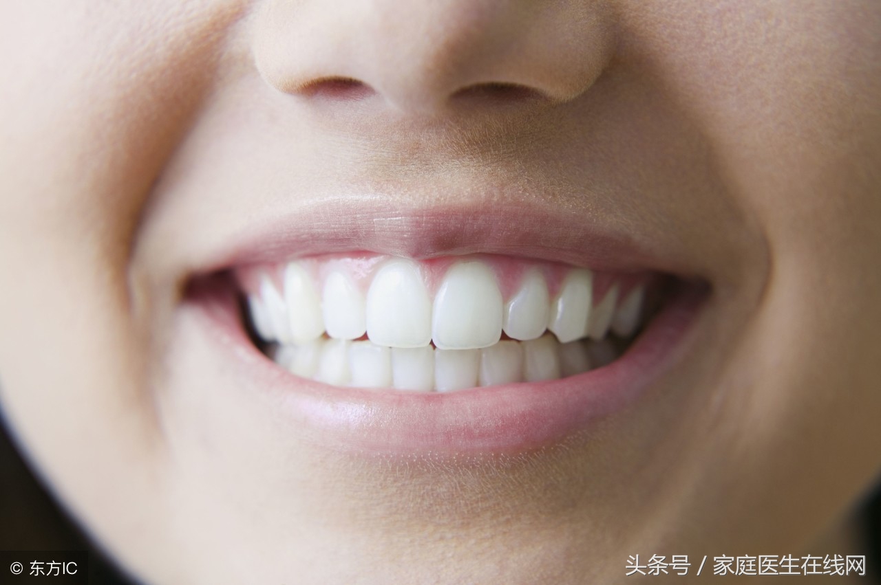 牙齒變黑了怎麼辦？part V：牙根變色，但內有個大鑄釘，拿下來牙根傷害太大 - 牙科美容資訊 - 美容牙科張凱榮醫師
