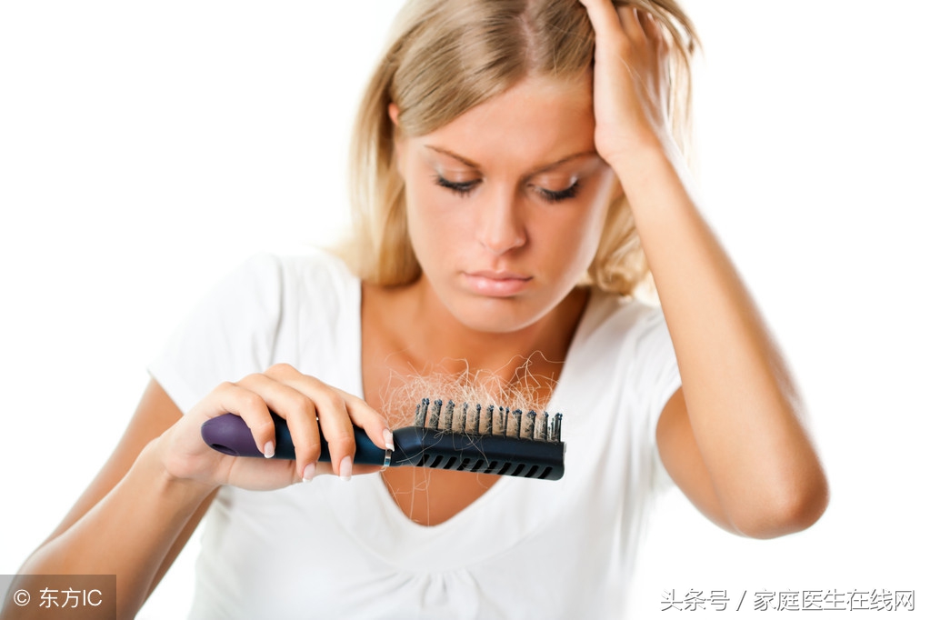女人掉头发是什么原因导致的（女人突然开始掉头发，可能暗示了这5个问题，要重视起来）