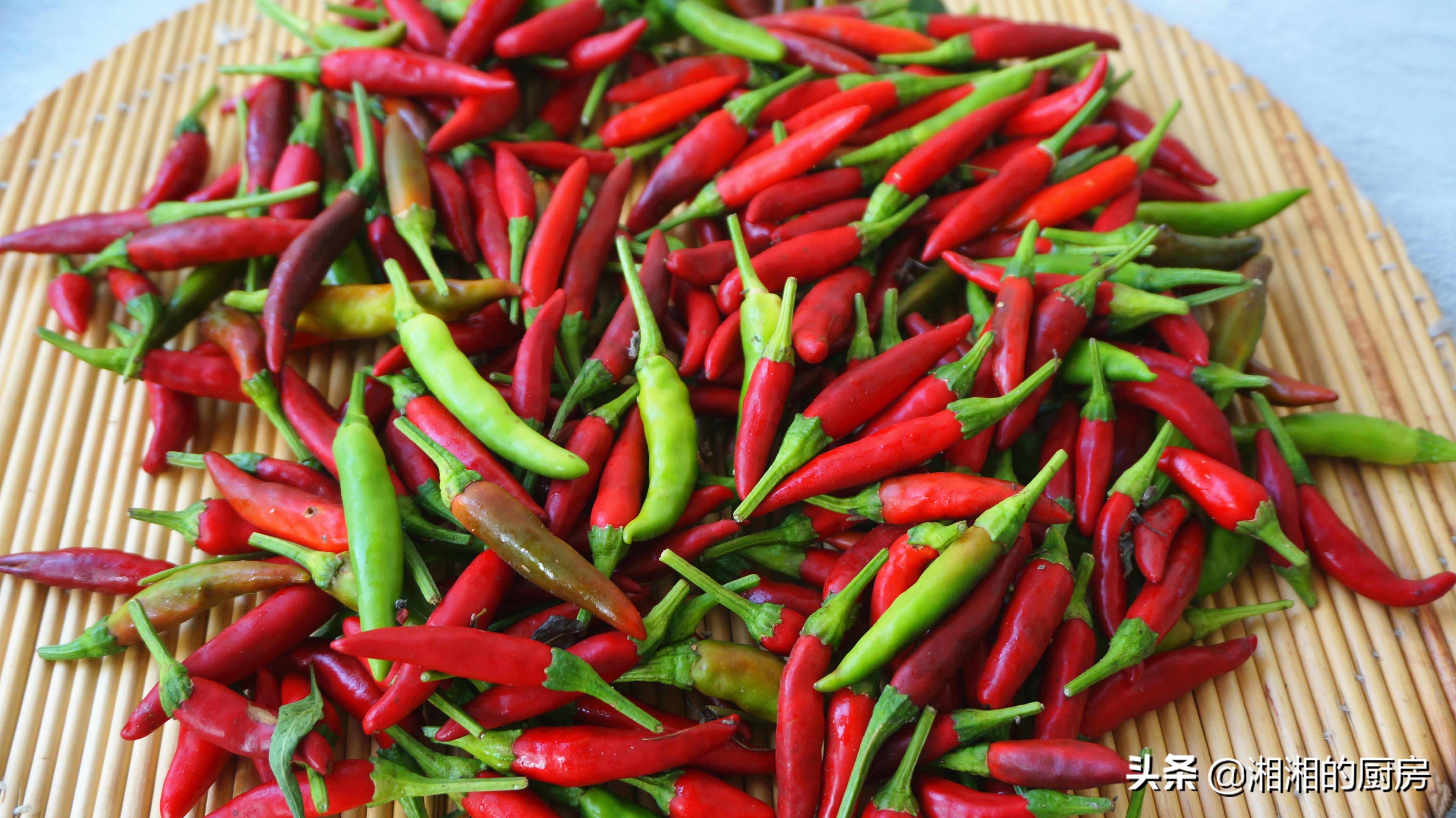 湖南正宗剁辣椒的做法，步骤详细，无添加剂，放到明年都不坏